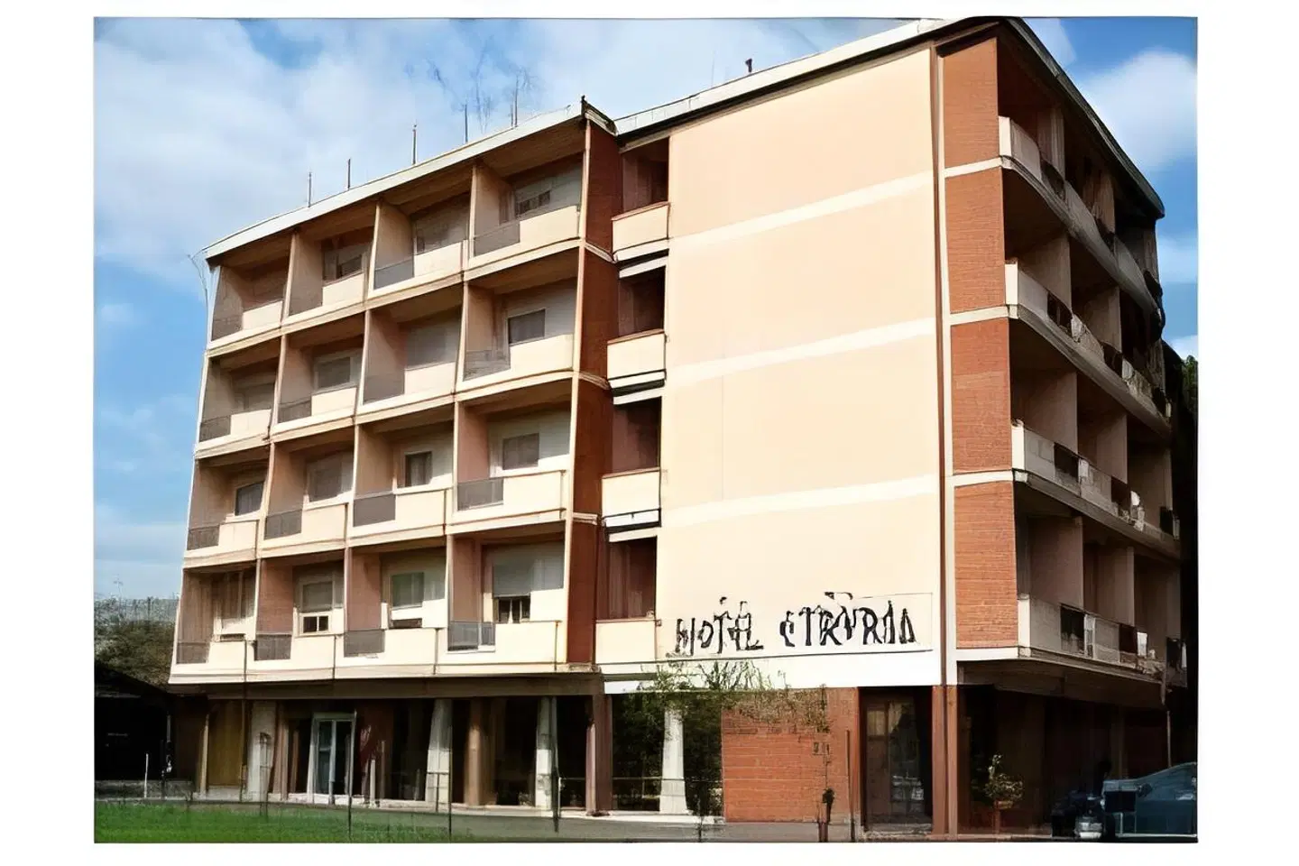Etruria EXTERIOR
