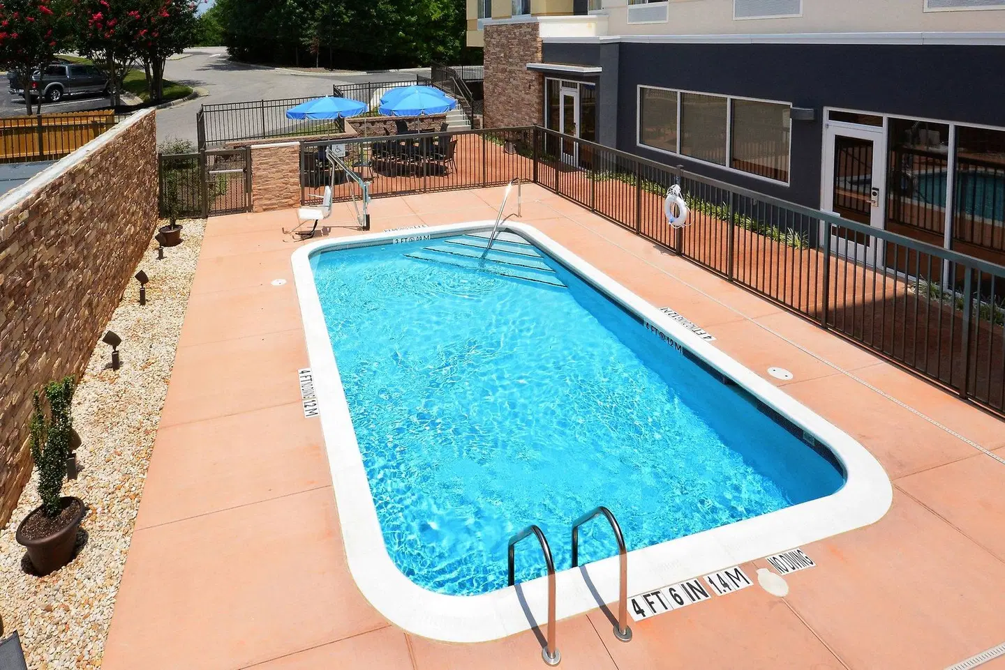 Fairfield Inn & Suites by Marriott Raleigh Capital Blvd./I-540 OUTDOOR_POOL