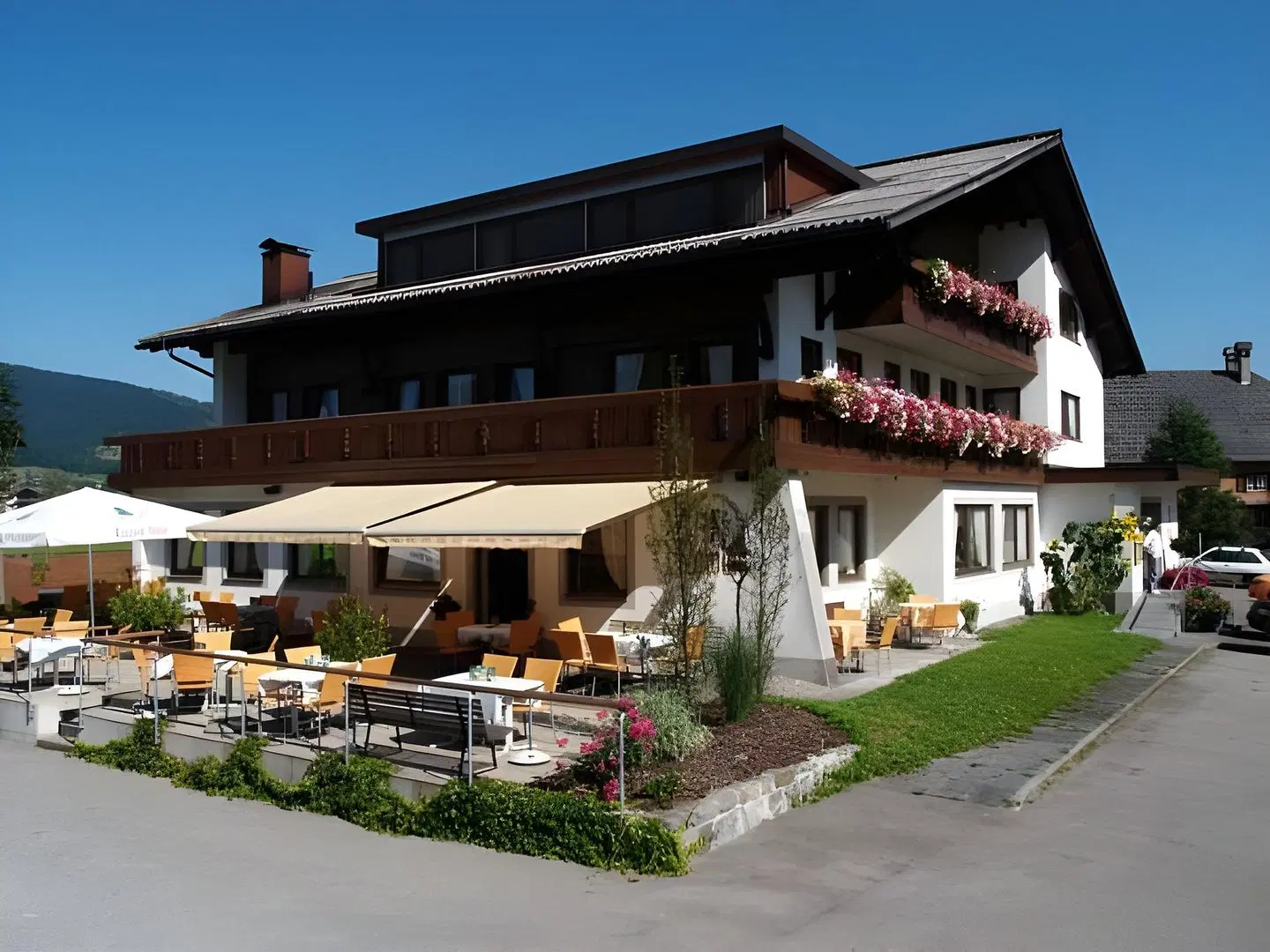 Löwen EXTERIOR