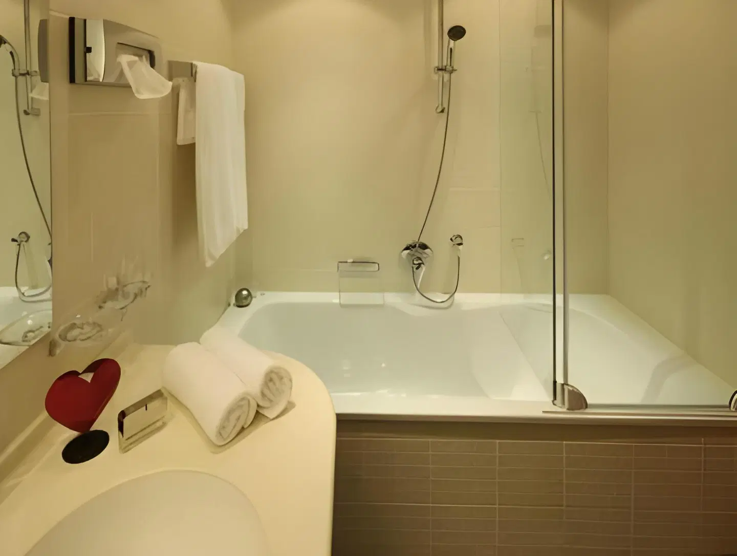 Hotel Lech & Residenz Chesa Rosa Badezimmer