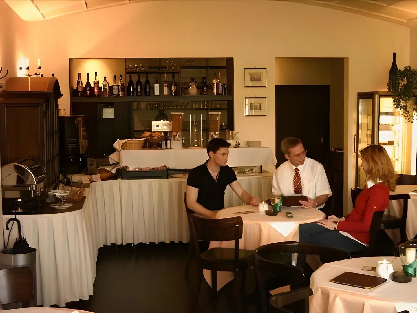 Am Schloss Biebrich Bar