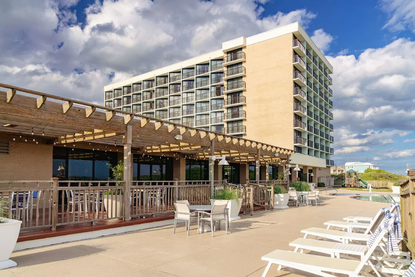 DoubleTree by Hilton Atlantic Beach Oceanfront EXTERIOR
