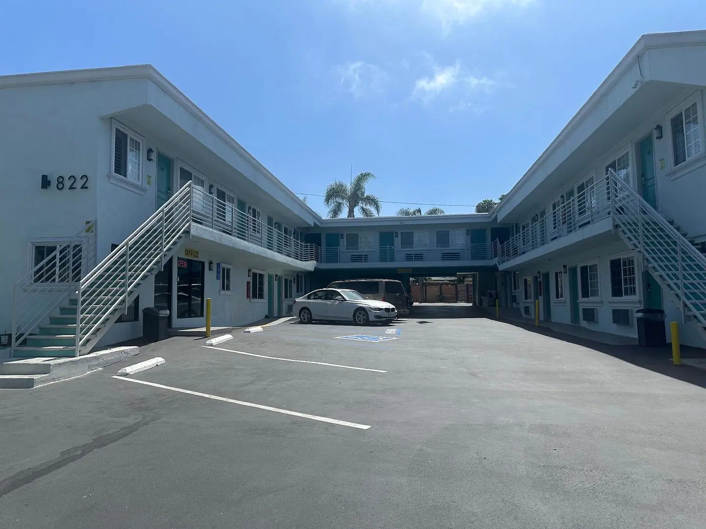 Super 8 by Wyndham Oceanside Downtown EXTERIOR