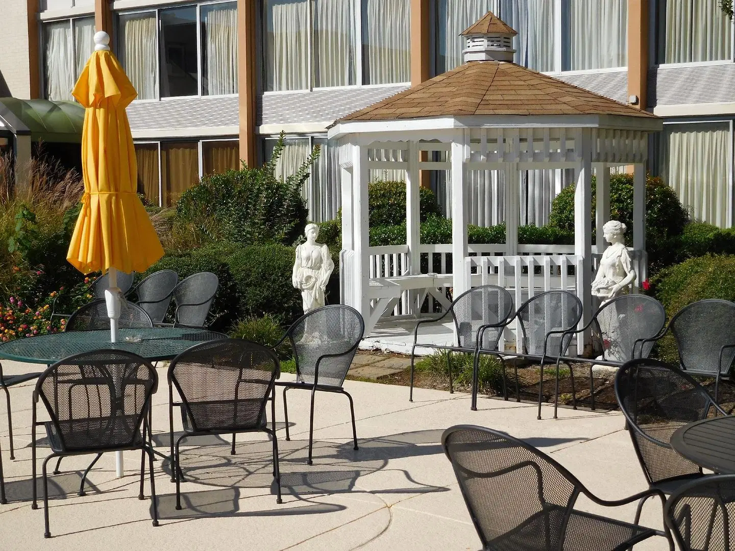 Wyndham Garden Greensboro Terrasse