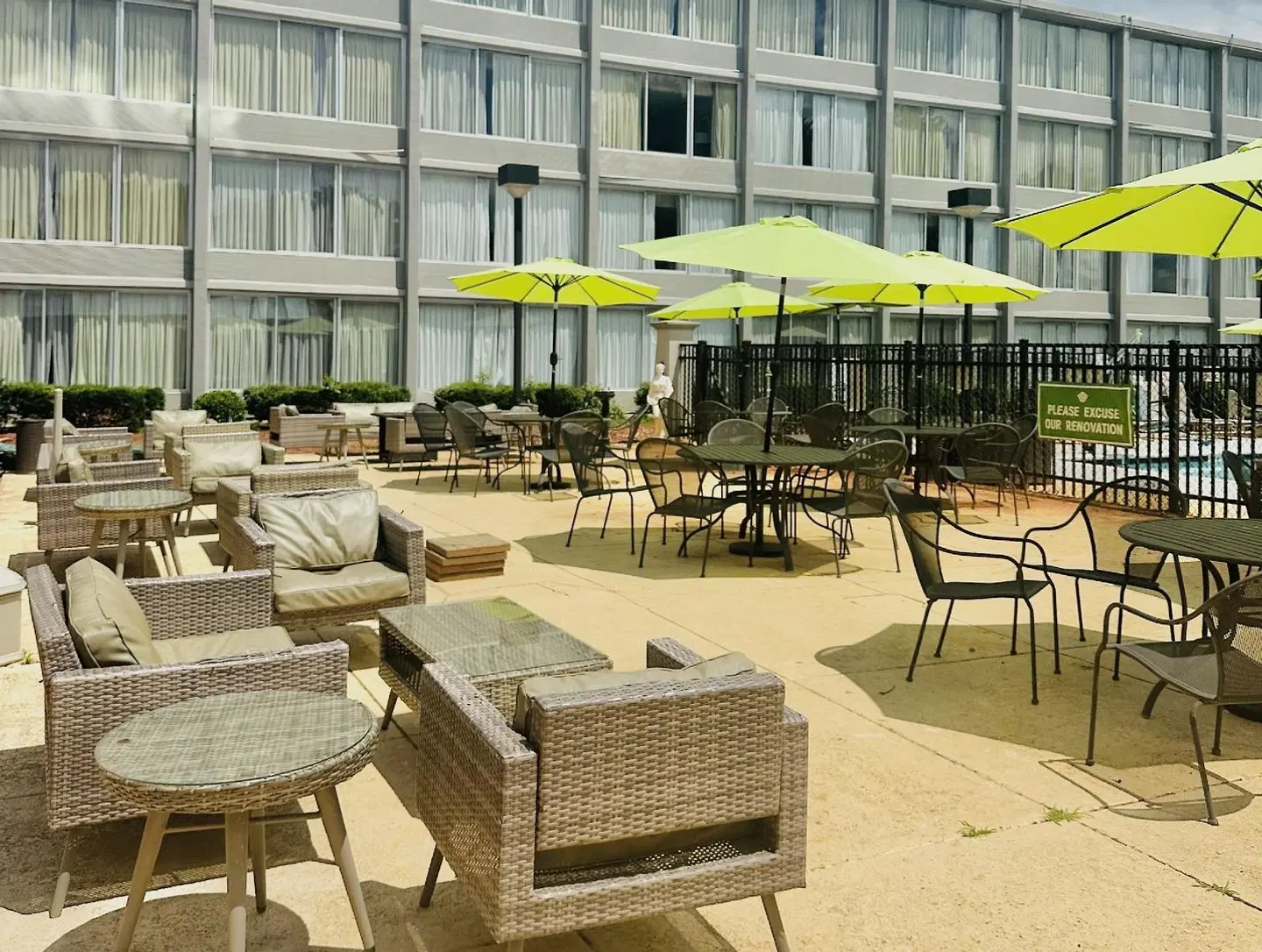 Wyndham Garden Greensboro Terrasse