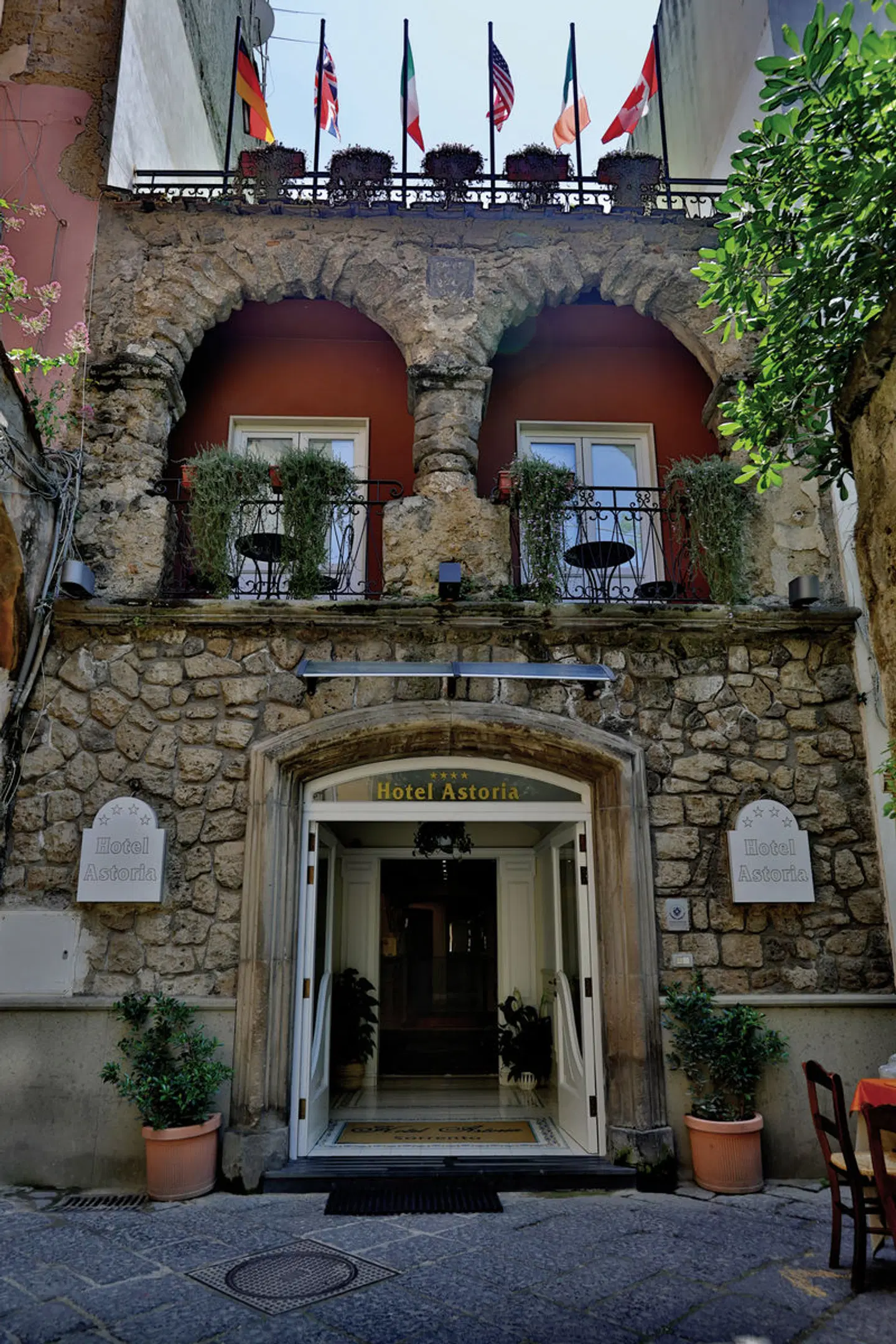 Astoria EXTERIOR