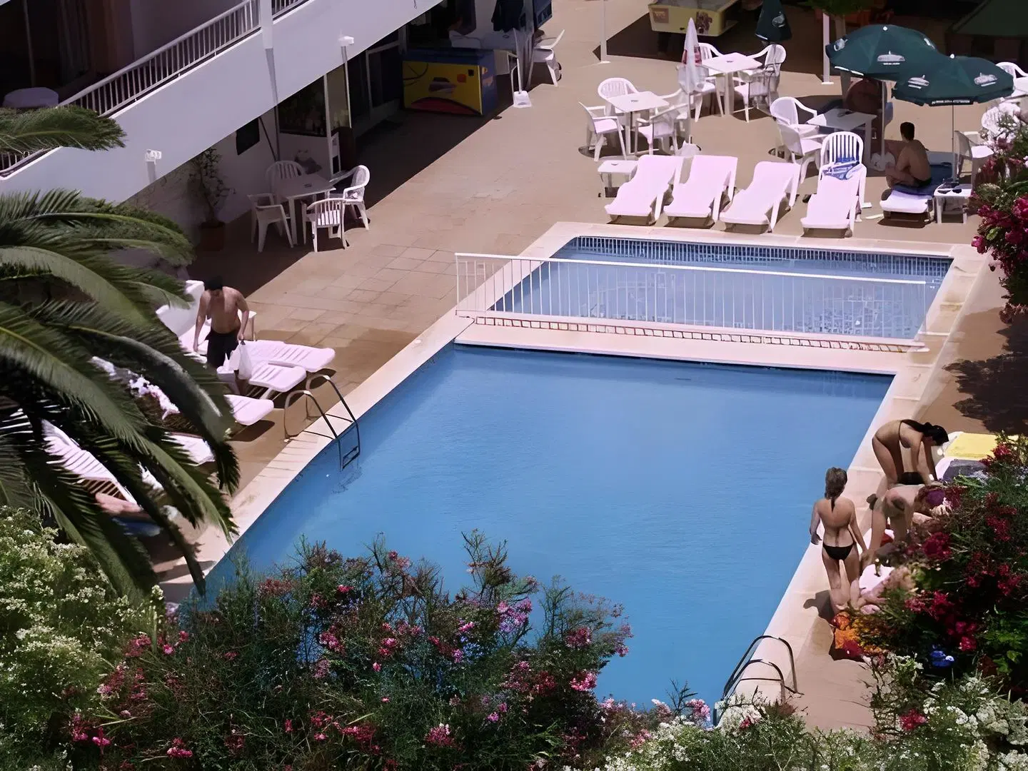 Apartamentos Osiris OUTDOOR_POOL