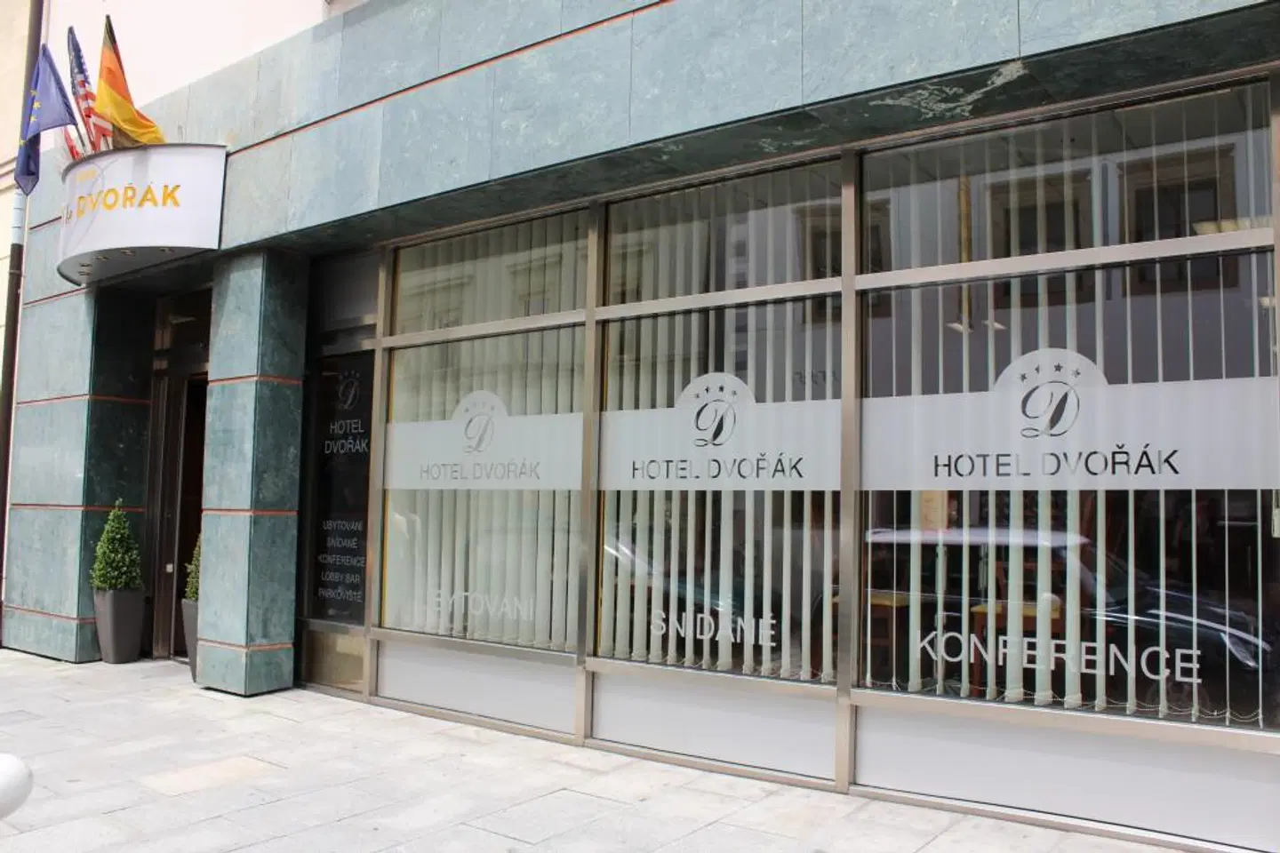 Dvorak EXTERIOR