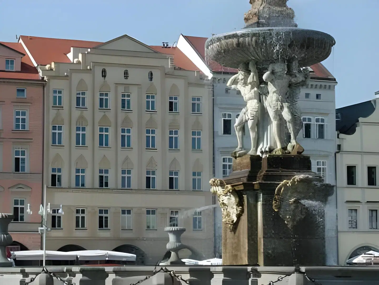 Dvorak EXTERIOR