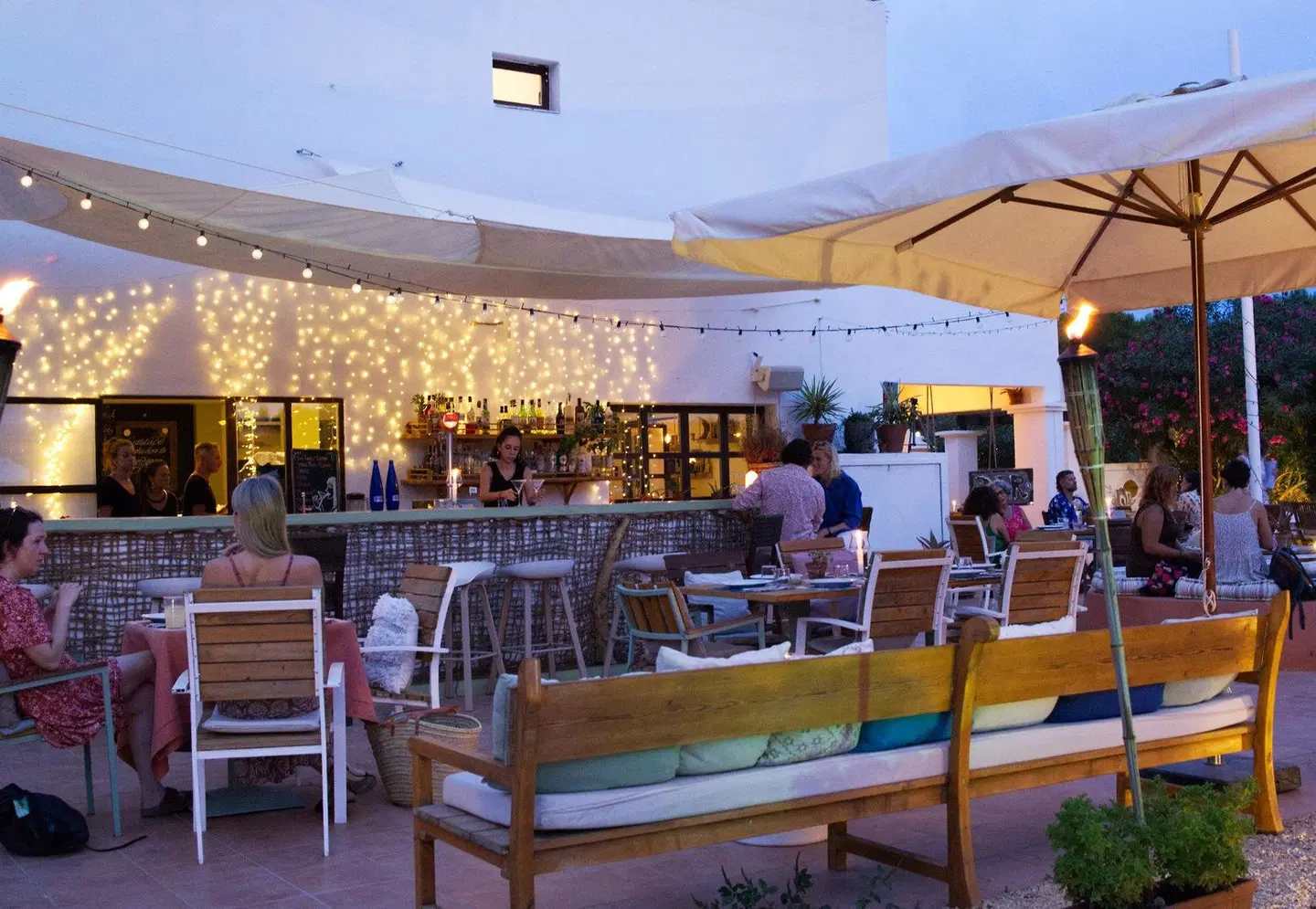 La Curandera de Salinas Boutique Hostal Bar
