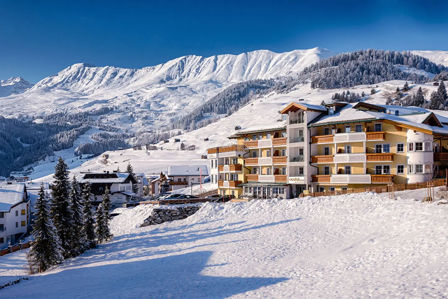 Hotel Castel EXTERIOR