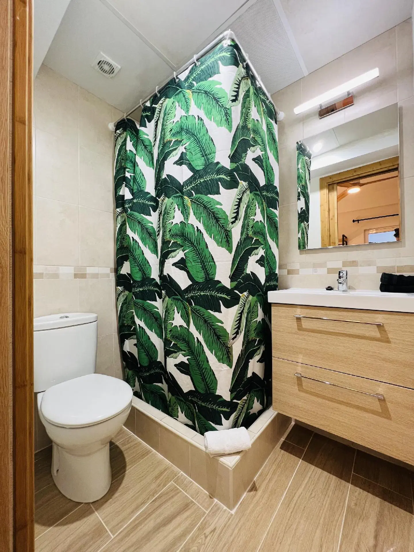 Nanit Rooms Ibiza Hostal Badezimmer