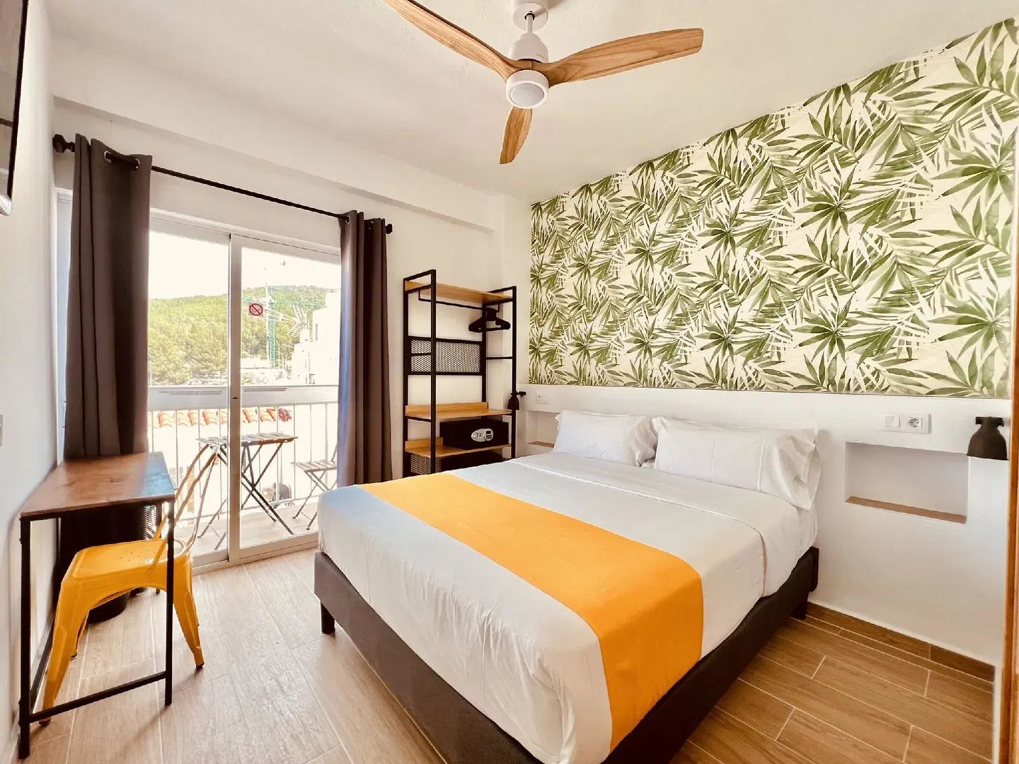 Nanit Rooms Ibiza Hostal ROOM_EXAMPLE