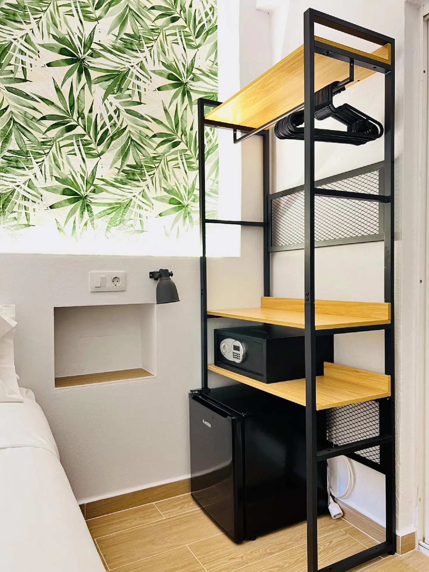 Nanit Rooms Ibiza Hostal Badezimmer