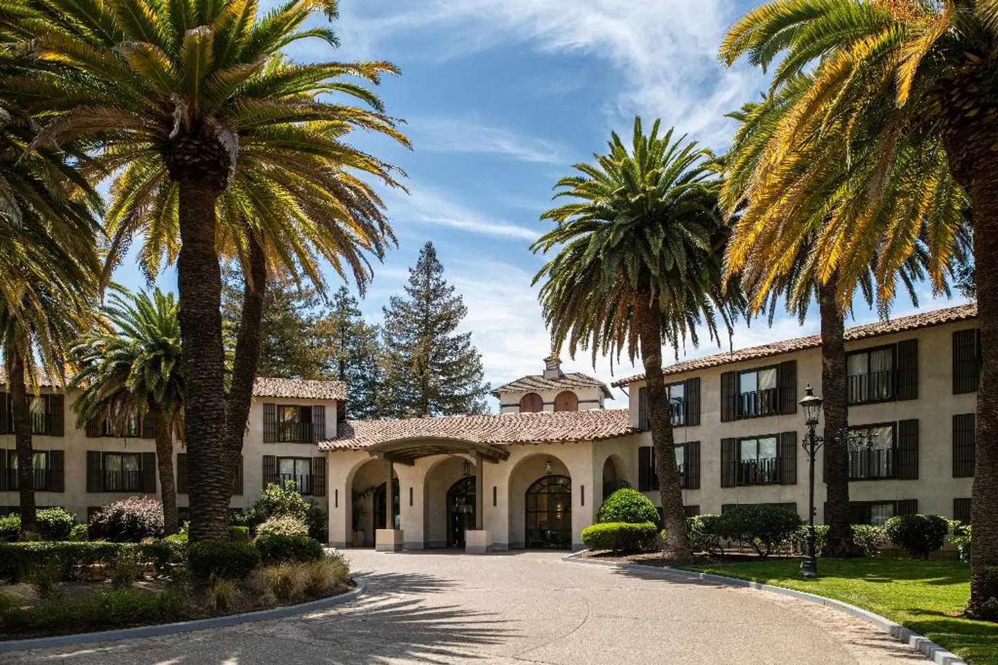 Embassy Suites by Hilton Napa Valley EXTERIOR