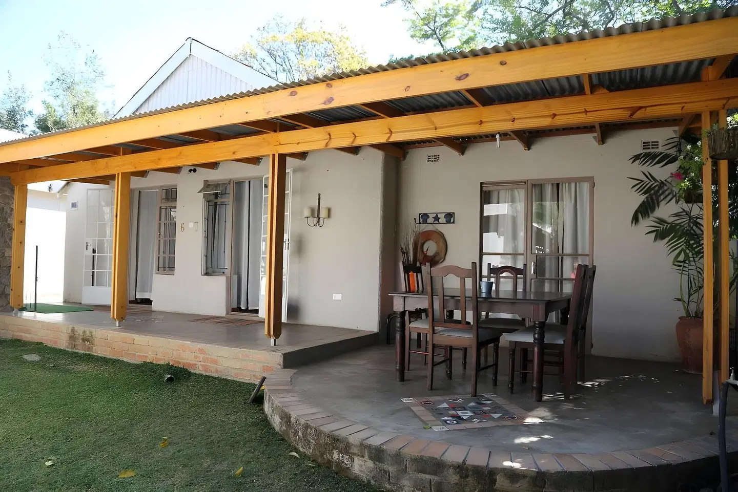 Malcolm Lodge EXTERIOR