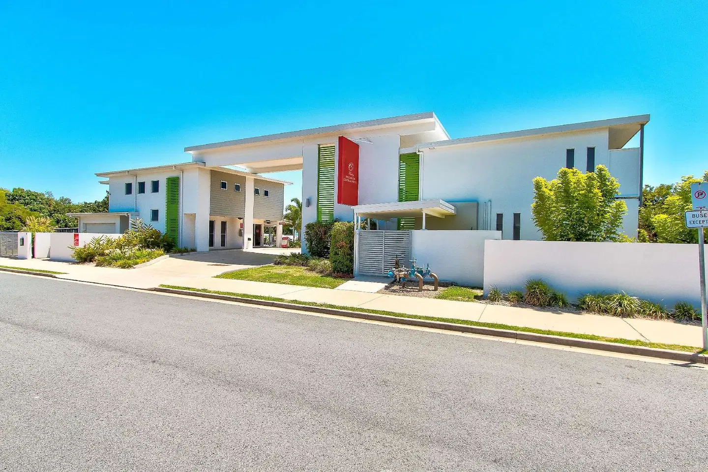 Potter's Oceanside Motel EXTERIOR