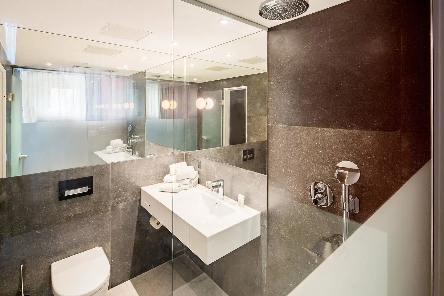 CityHotel am Thielenplatz Badezimmer