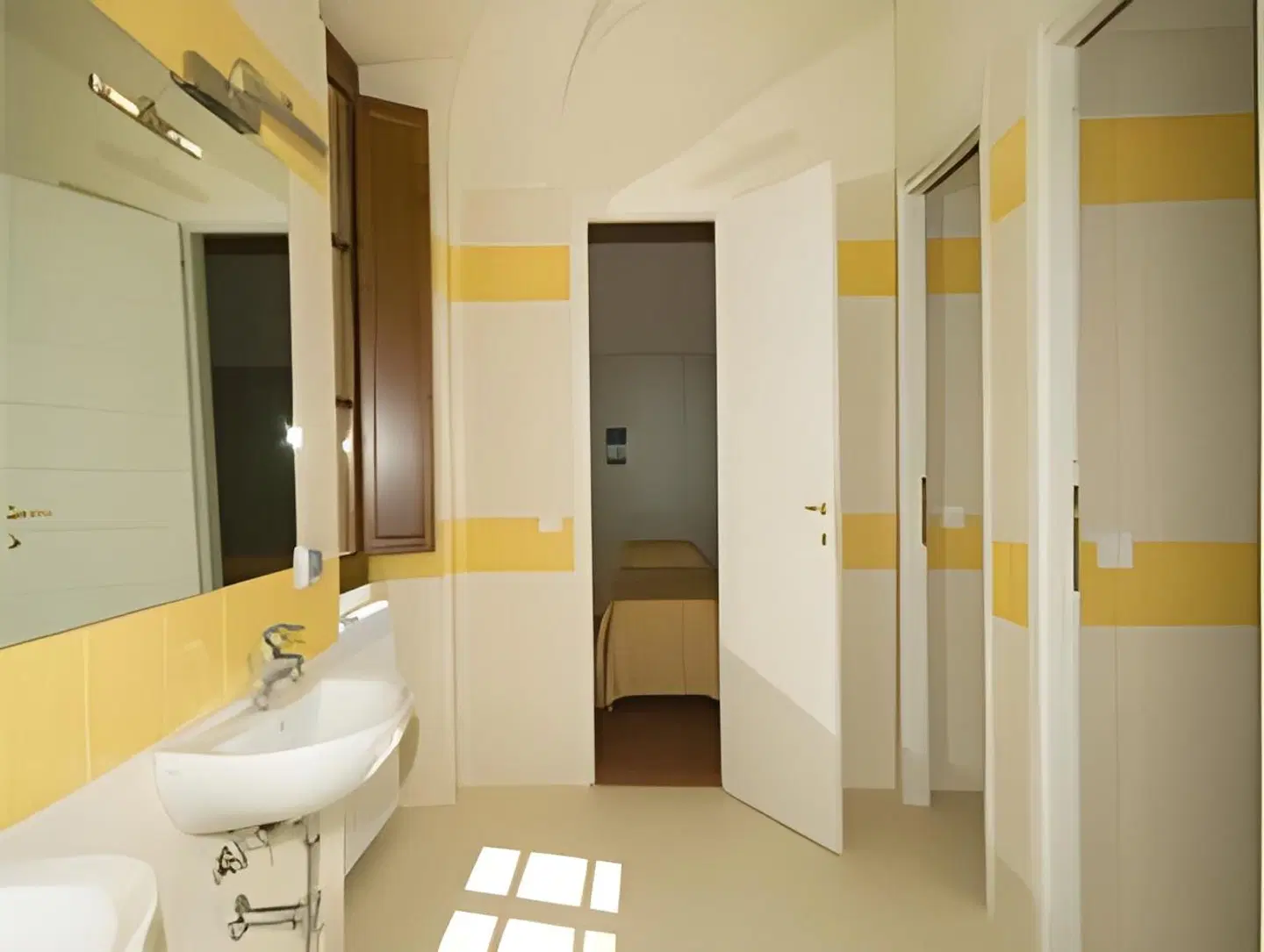 Chiostro Delle Monache Hostel Volterra BATHROOM