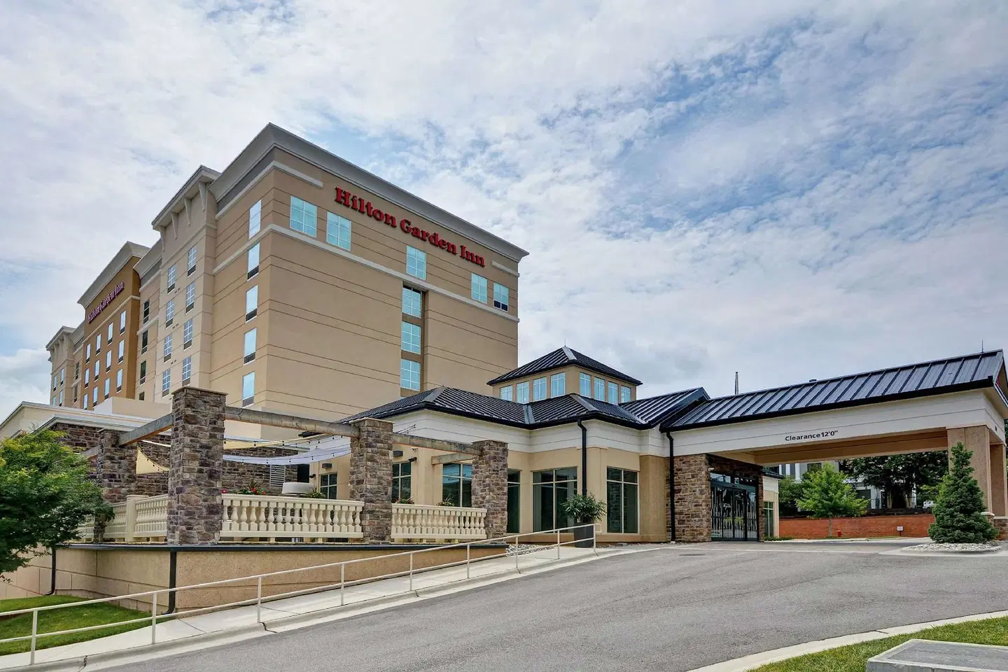 Hilton Garden Inn Raleigh /Crabtree Valley EXTERIOR