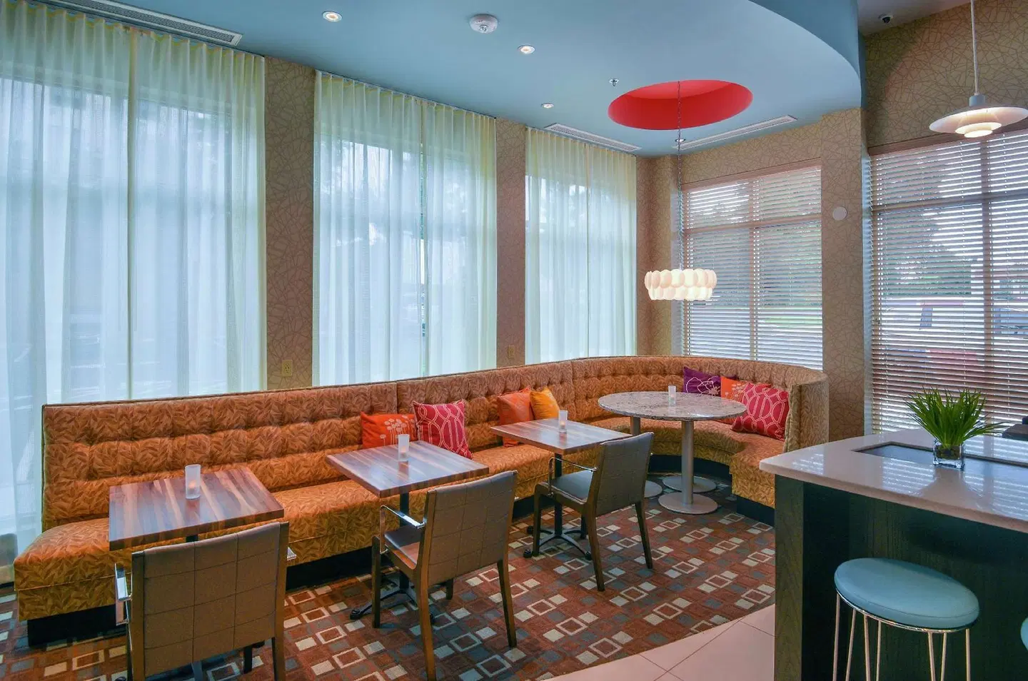 Hilton Garden Inn Raleigh /Crabtree Valley Bar