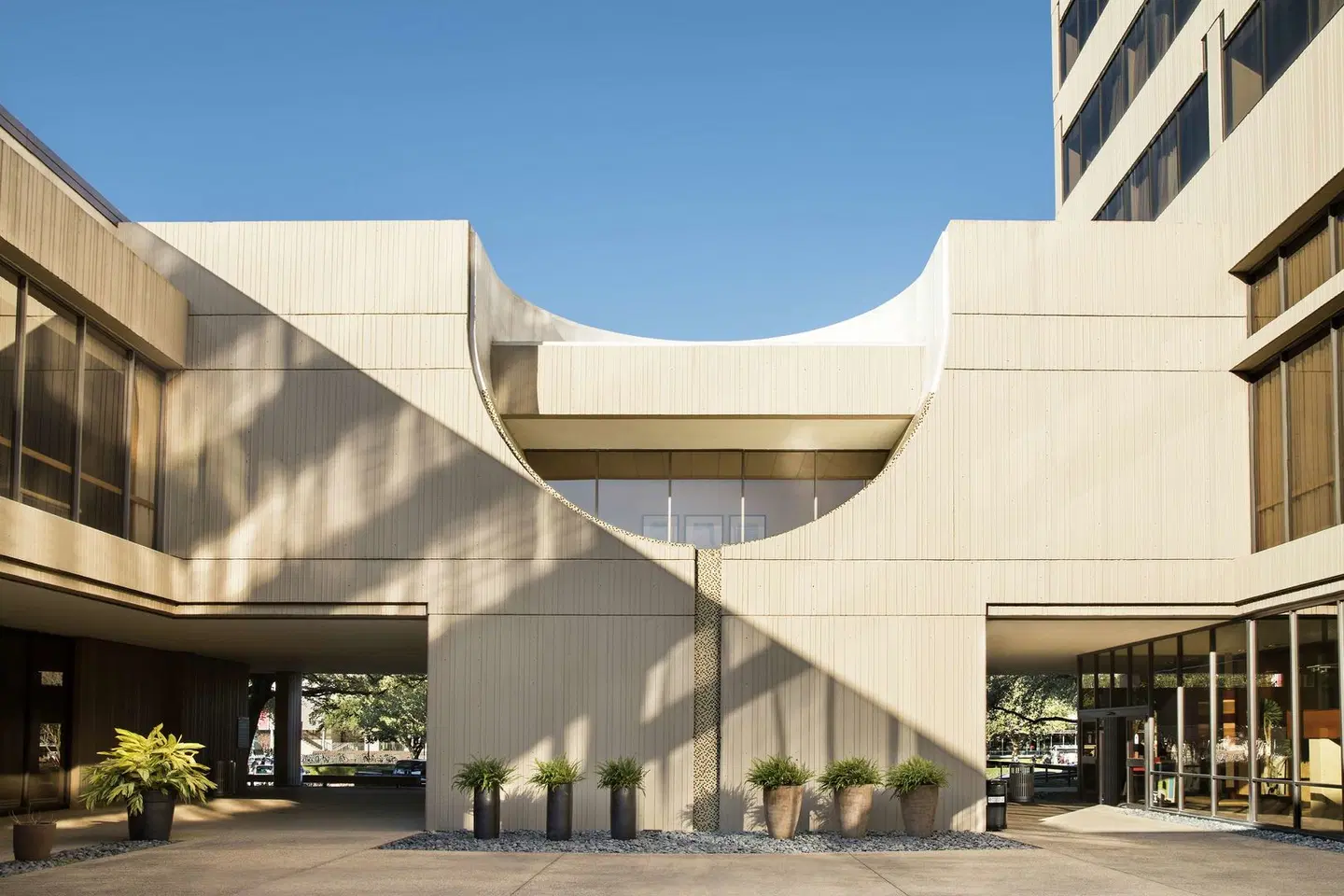 Hilton University of Houston EXTERIOR