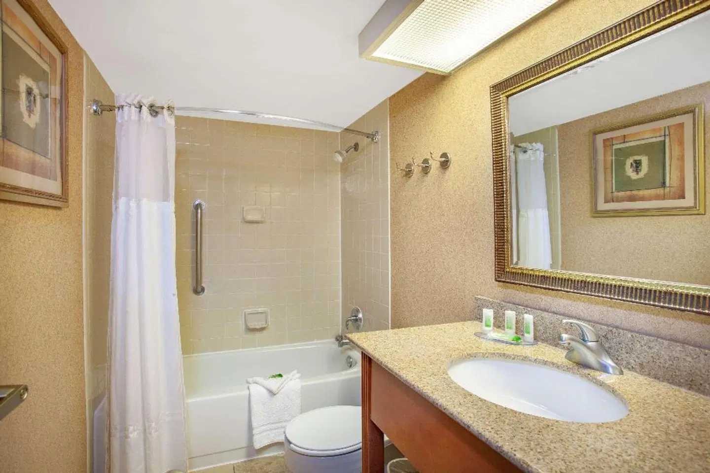 Best Western Bloomington Edina - Minneapolis Badezimmer