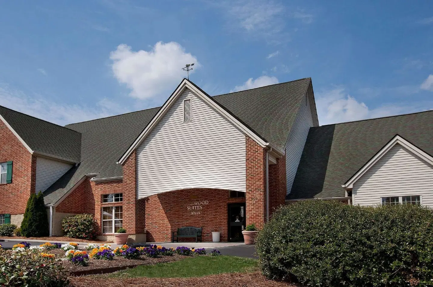 Homewood Suites by Hilton Greensboro EXTERIOR
