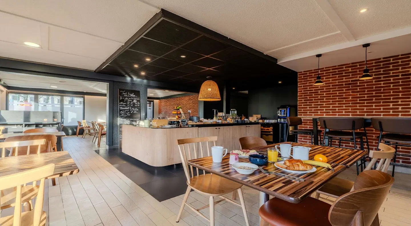 Campanile Bordeaux Est ~ Artigues Bar