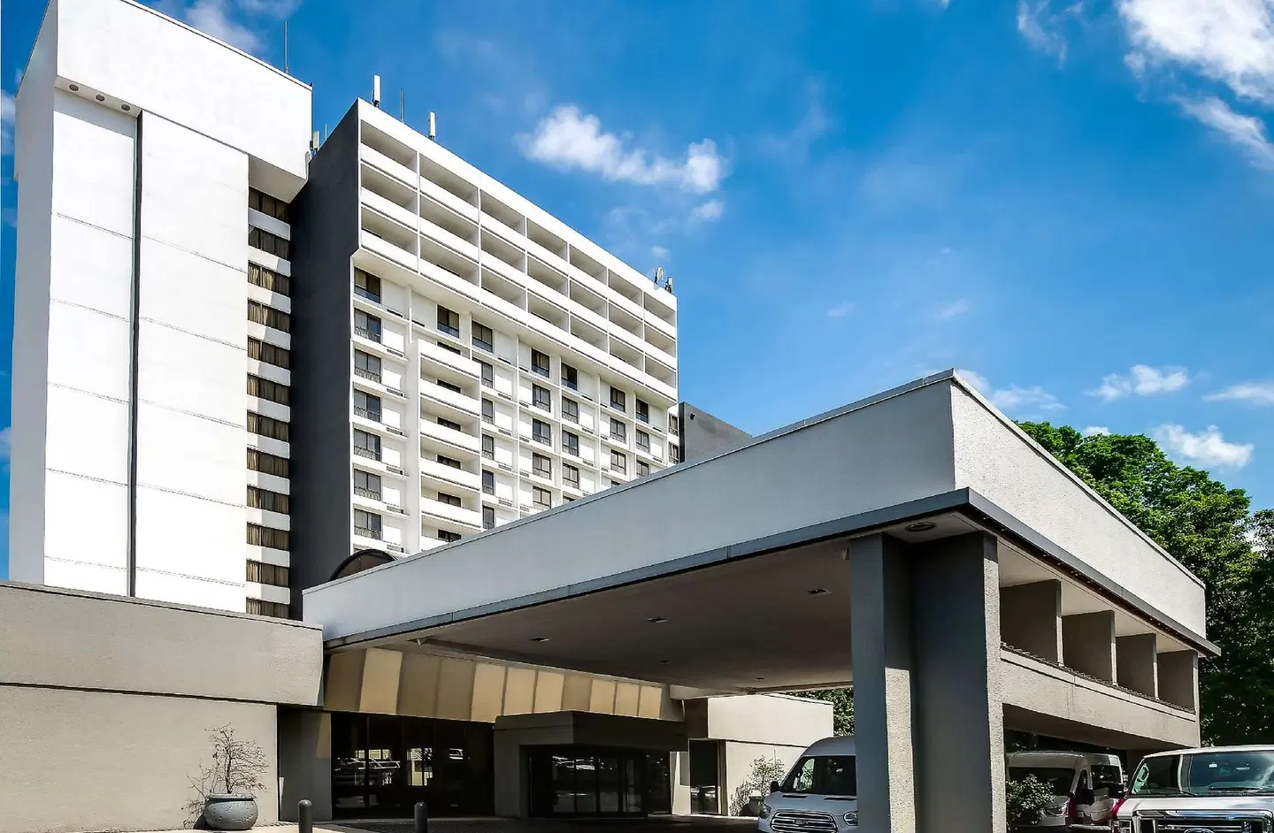Sonesta Charlotte Executive Park EXTERIOR