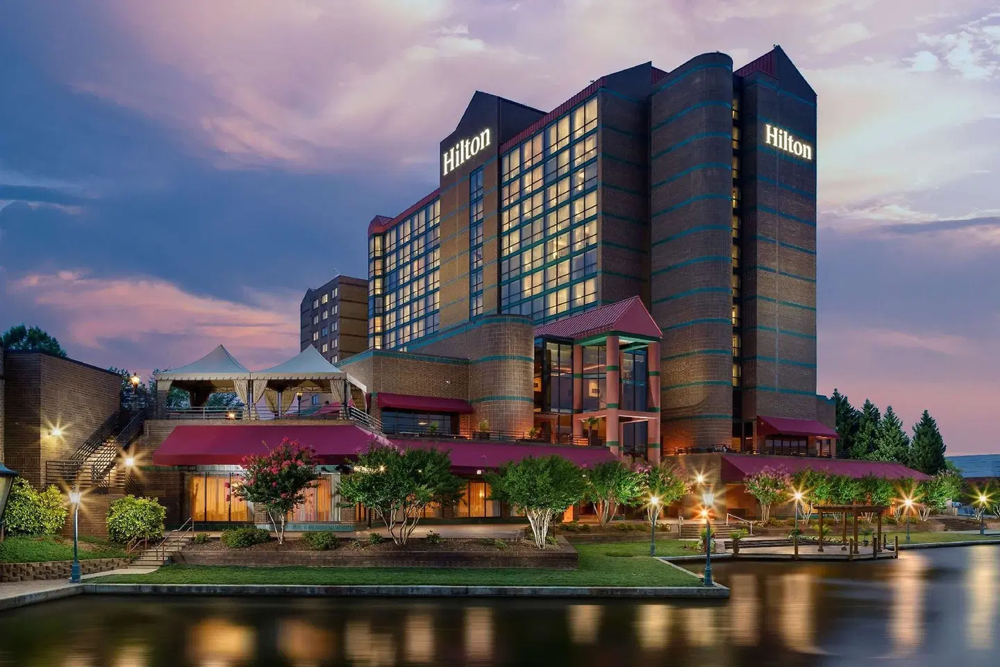 Hilton Charlotte University Place EXTERIOR
