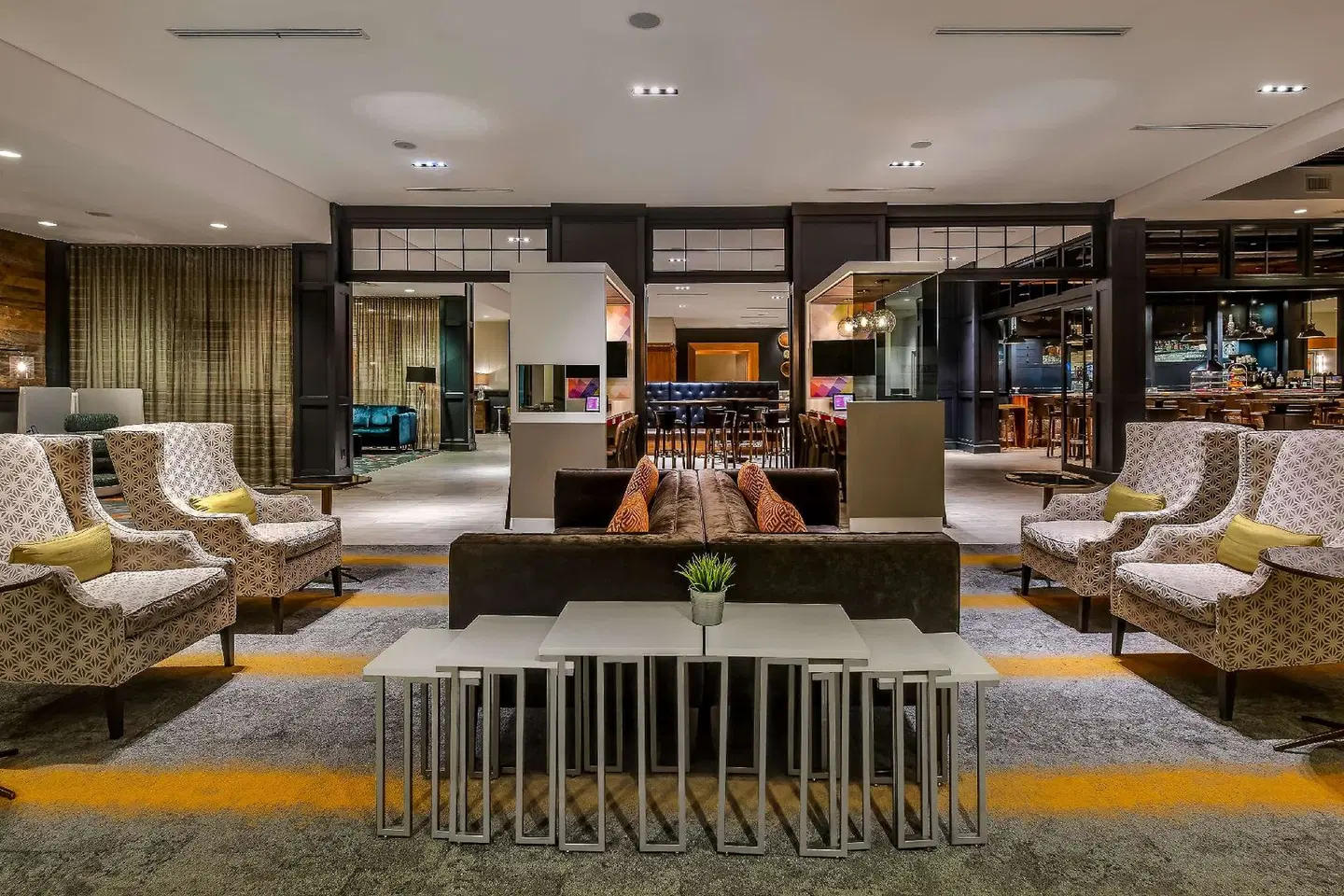 Sonesta Charlotte Executive Park Bar