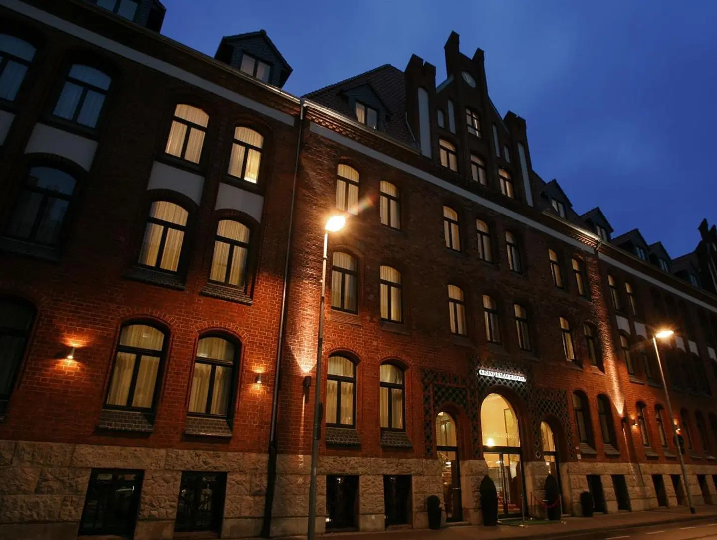 Grand Palace Hannover EXTERIOR