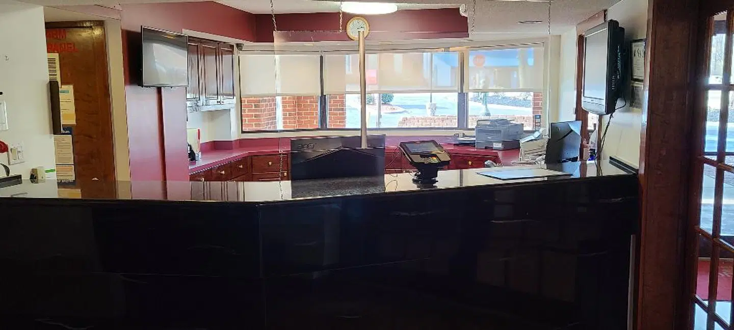 Red Roof Inn & Suites Cornelius - Lake Norman Bar