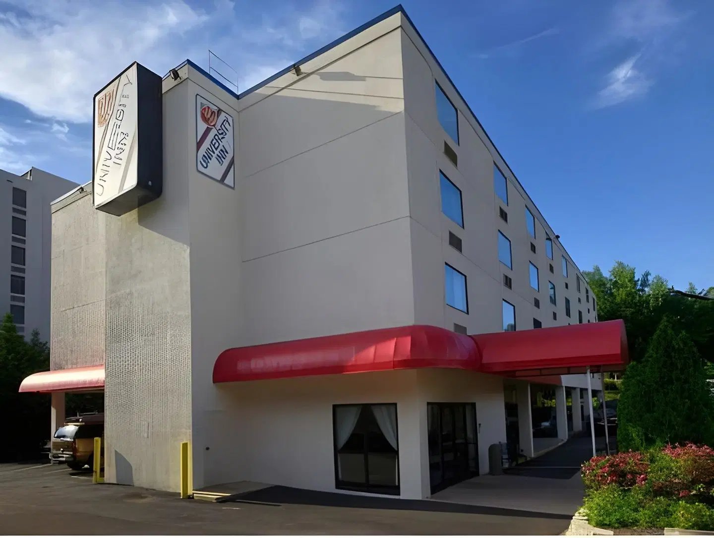 University Inn Duke EXTERIOR