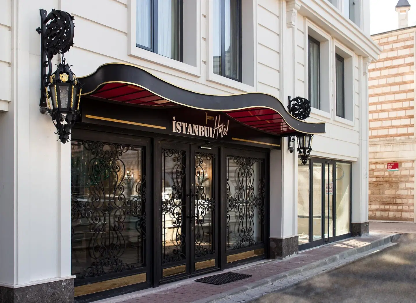 Istanbul Town Hotel EXTERIOR