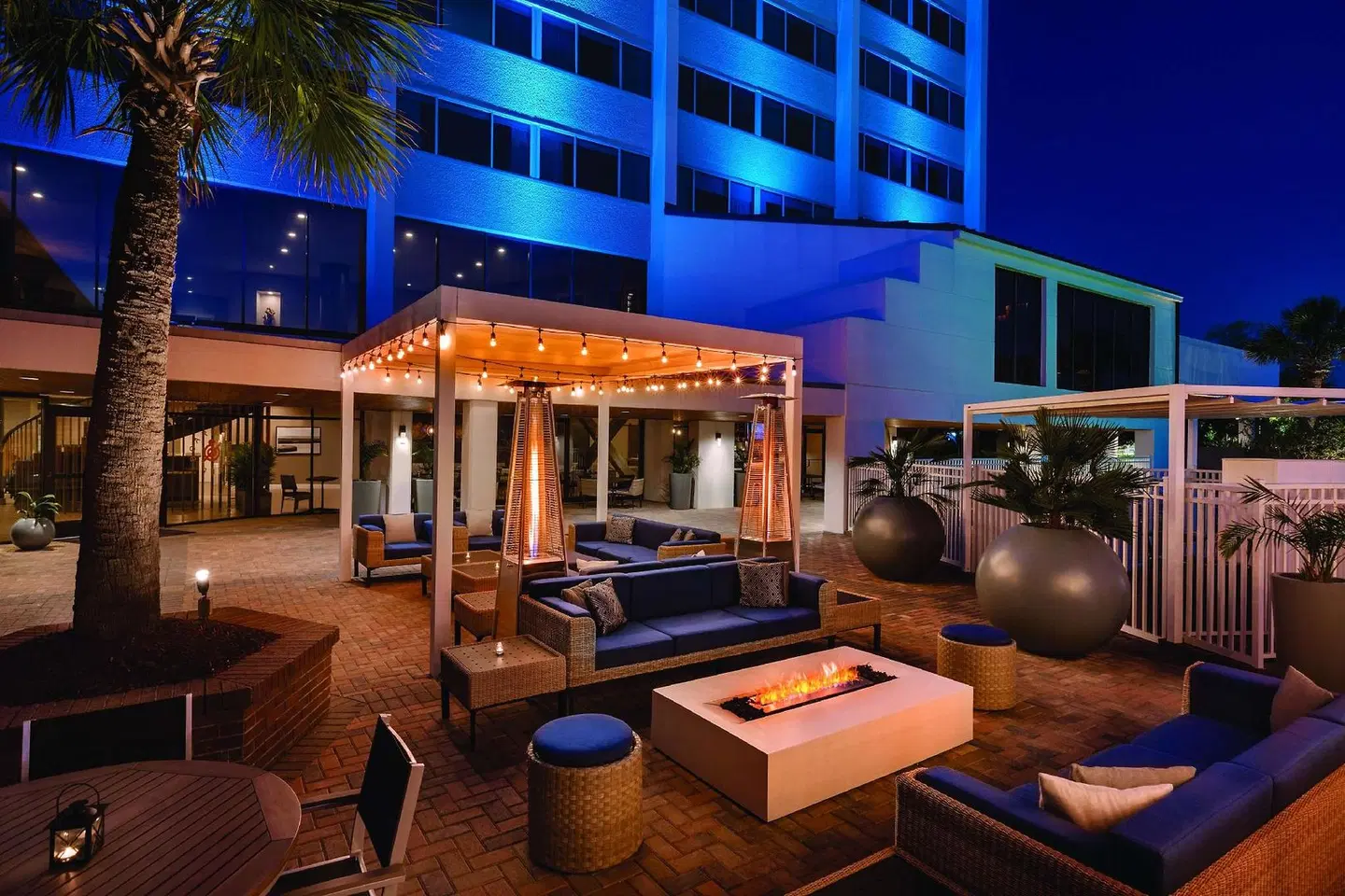 Hotel Ballast Wilmington, Tapestry Collection by Hilton Bar
