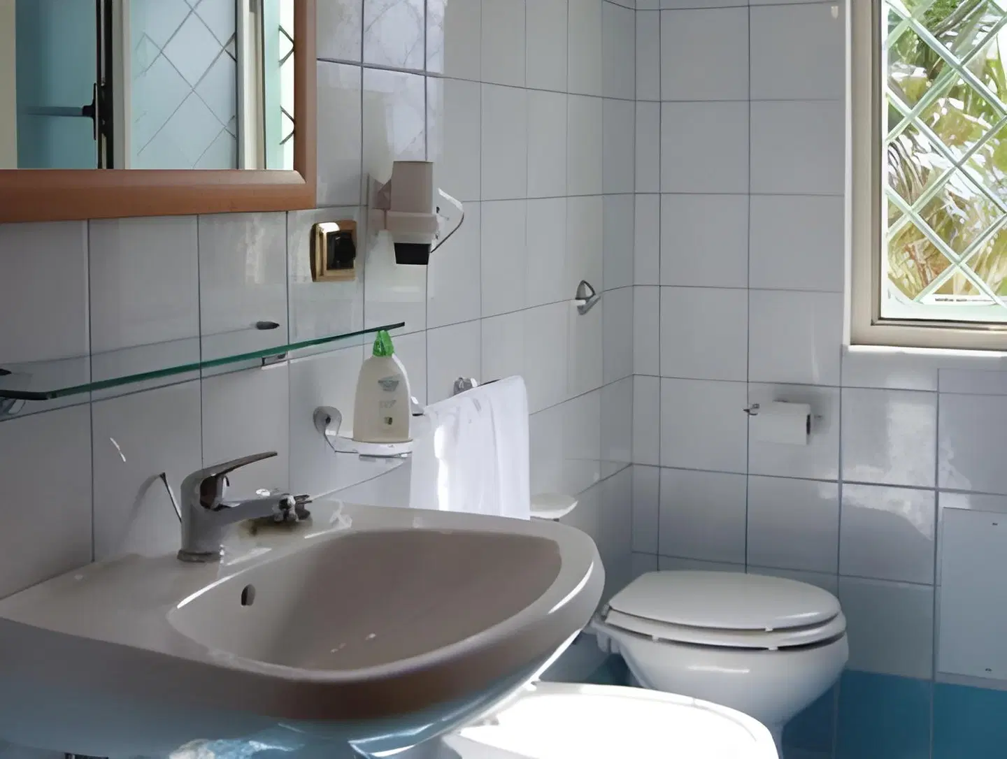 Villa Julia BATHROOM