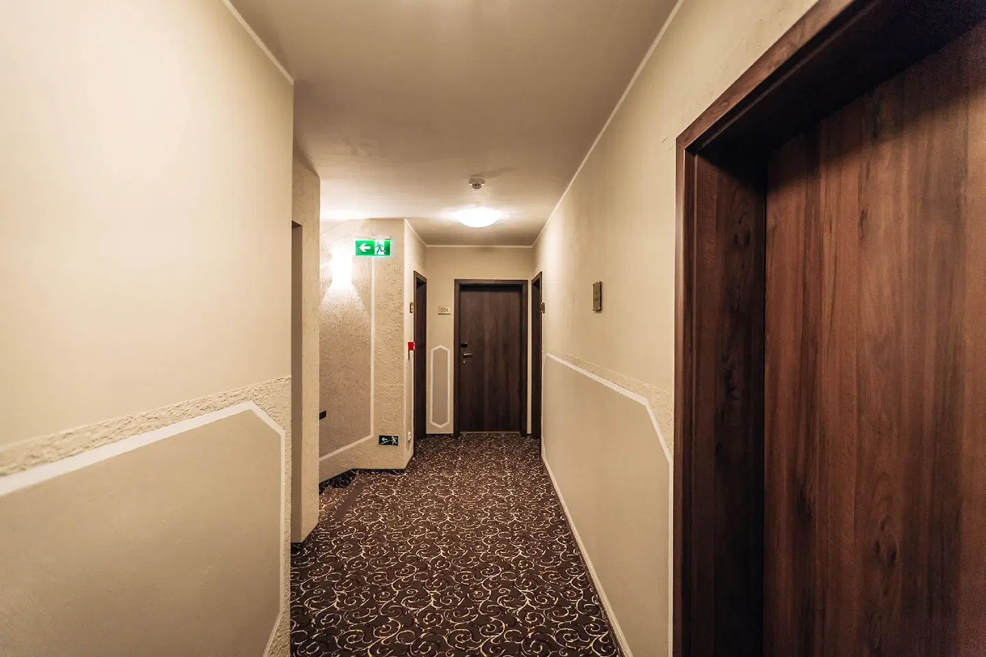 Star Hotel ROOM_EXAMPLE