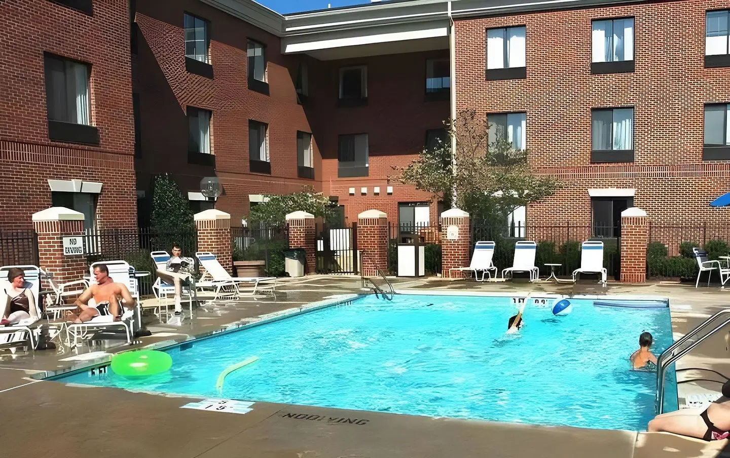 Holiday Inn Express & Suites Raleigh North - Wake Forest by IHG OUTDOOR_POOL