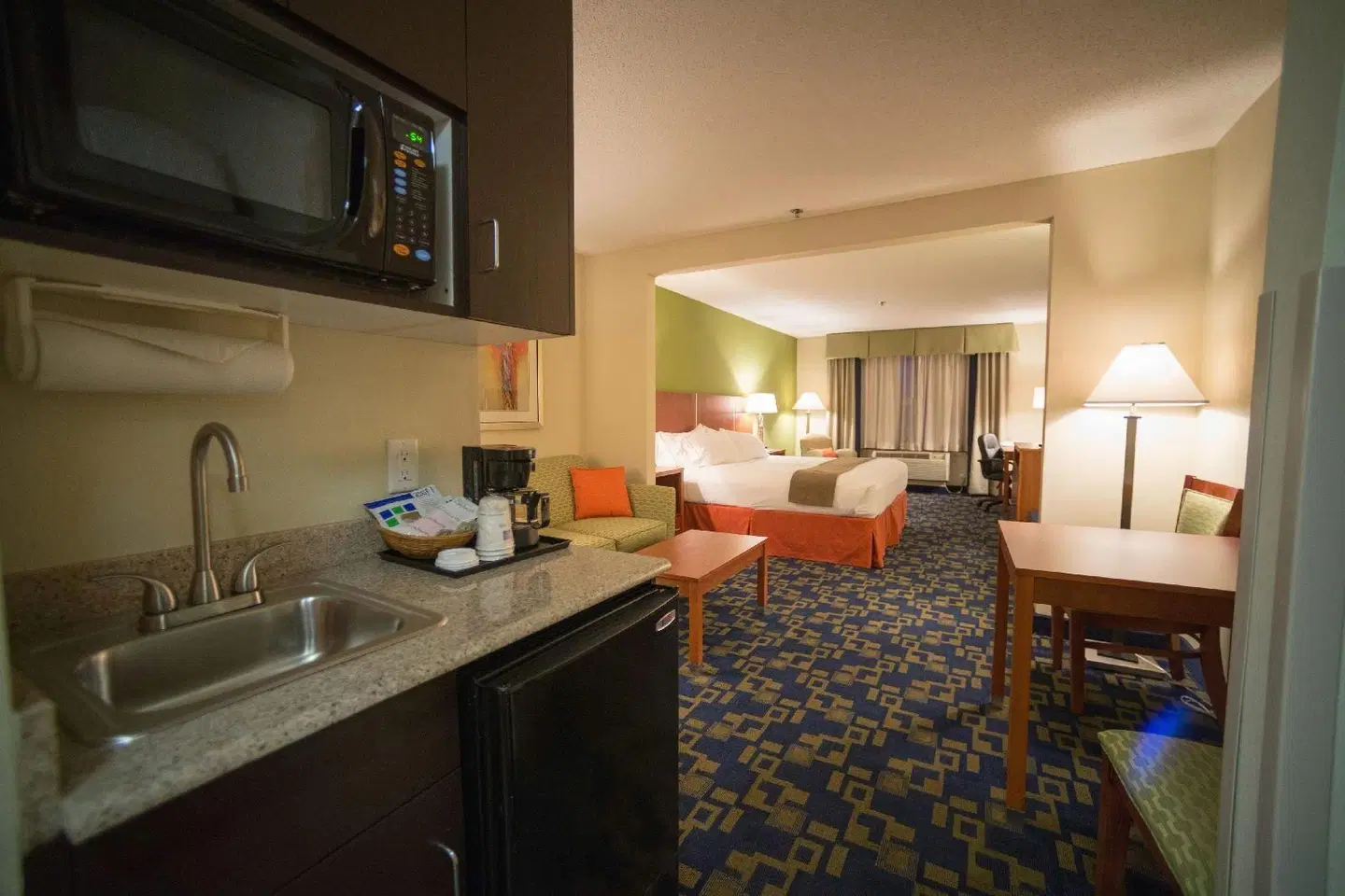 Holiday Inn Express & Suites Raleigh North - Wake Forest by IHG ROOM_EXAMPLE