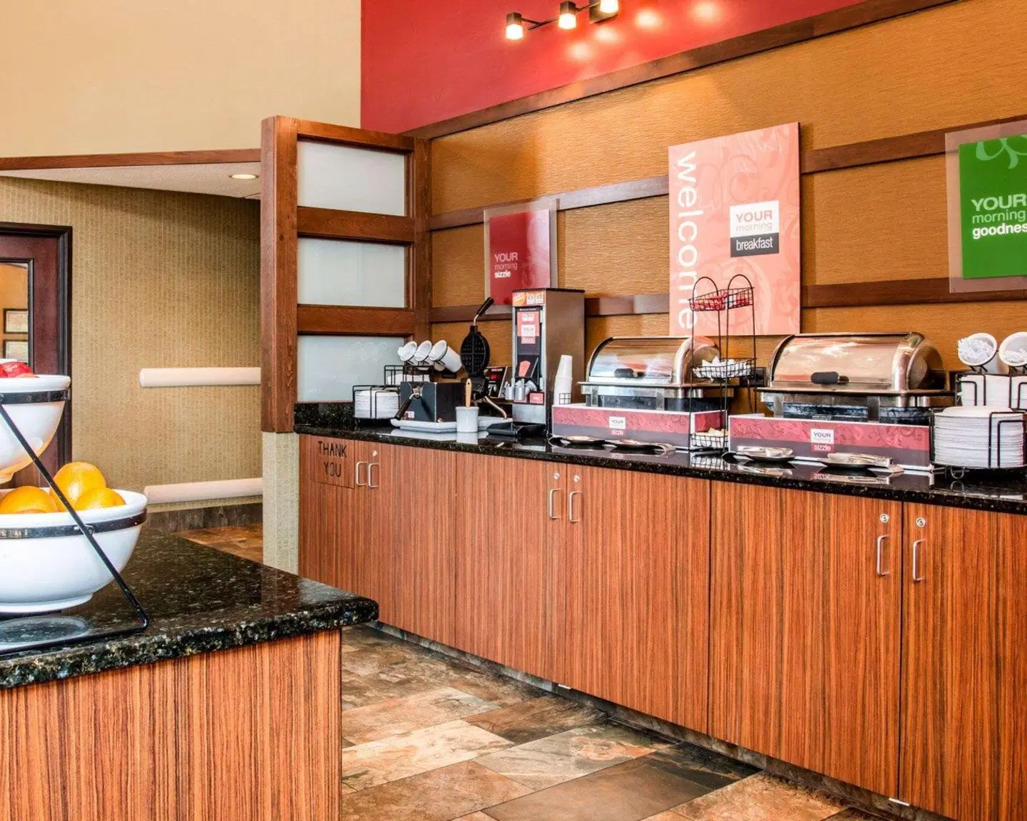 Comfort Inn & Suites and Conference Center Bar