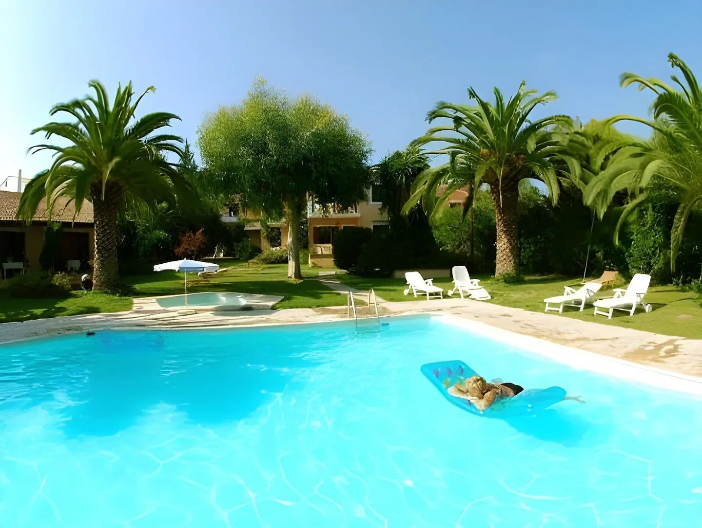 Folies Corfu Town Hotel Apartments OUTDOOR_POOL