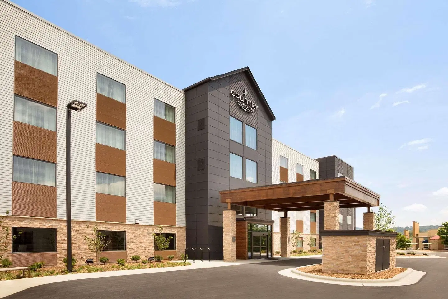 Country Inn & Suites Asheville River Arts District EXTERIOR