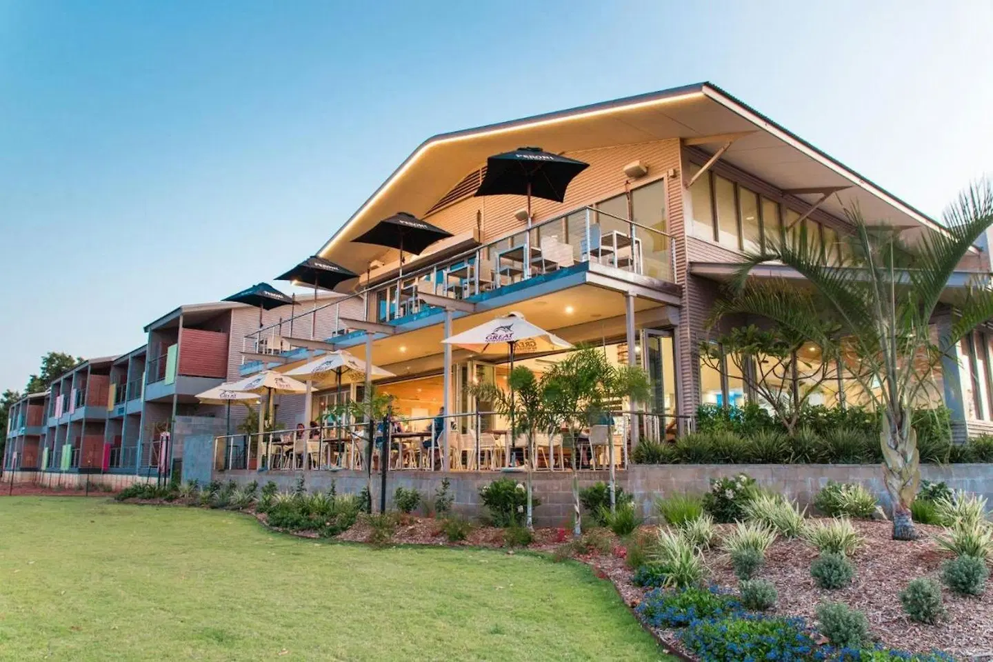Onslow Beach Resort EXTERIOR
