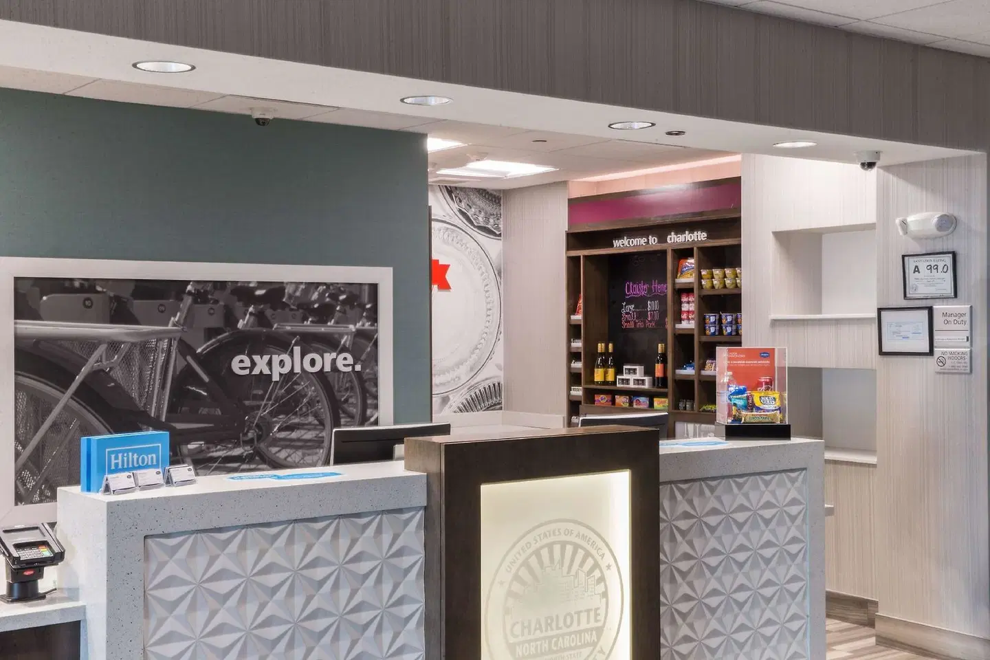 Hampton Inn & Suites Charlotte/Ballantyne Bar