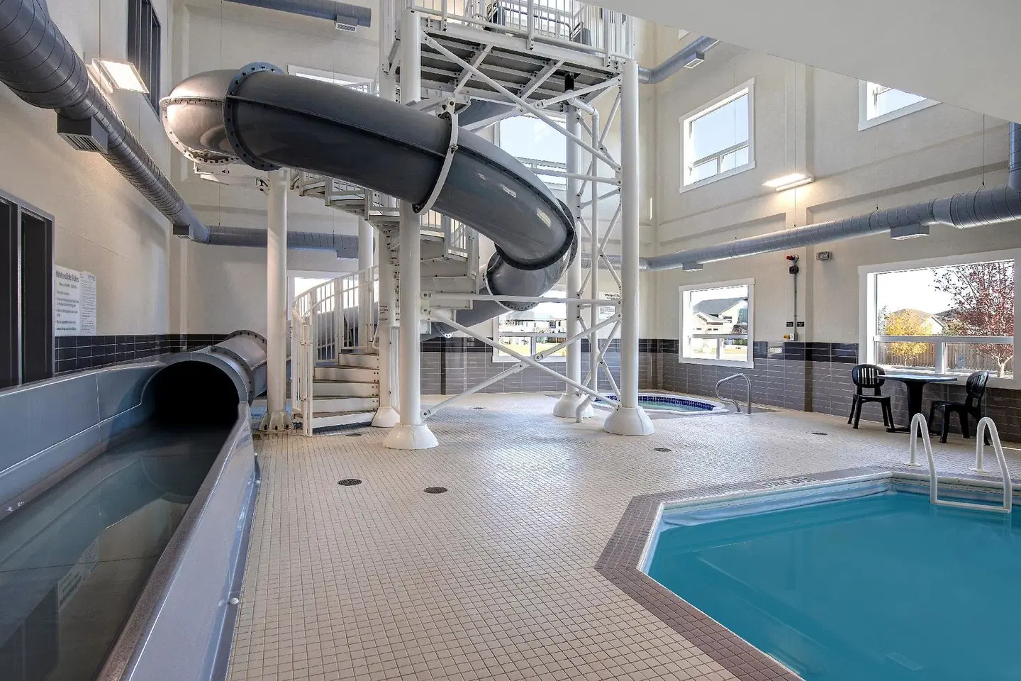 Days Inn & Suites by Wyndham Warman Legends Centre Hallenbad
