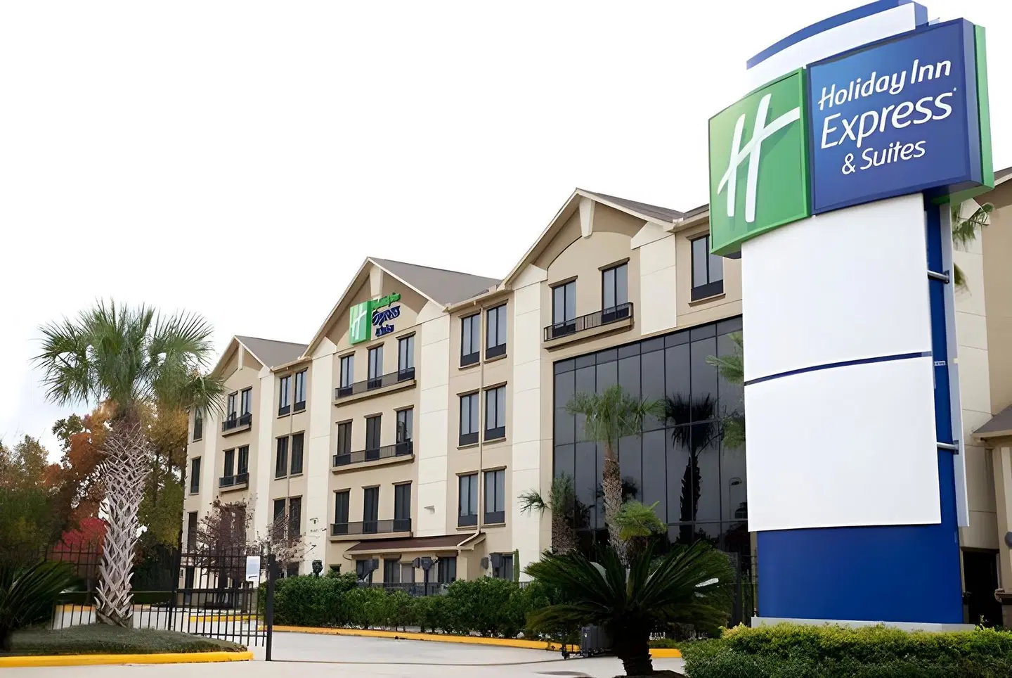 Holiday Inn Express & Suites Houston North Intercontinental by IHG EXTERIOR