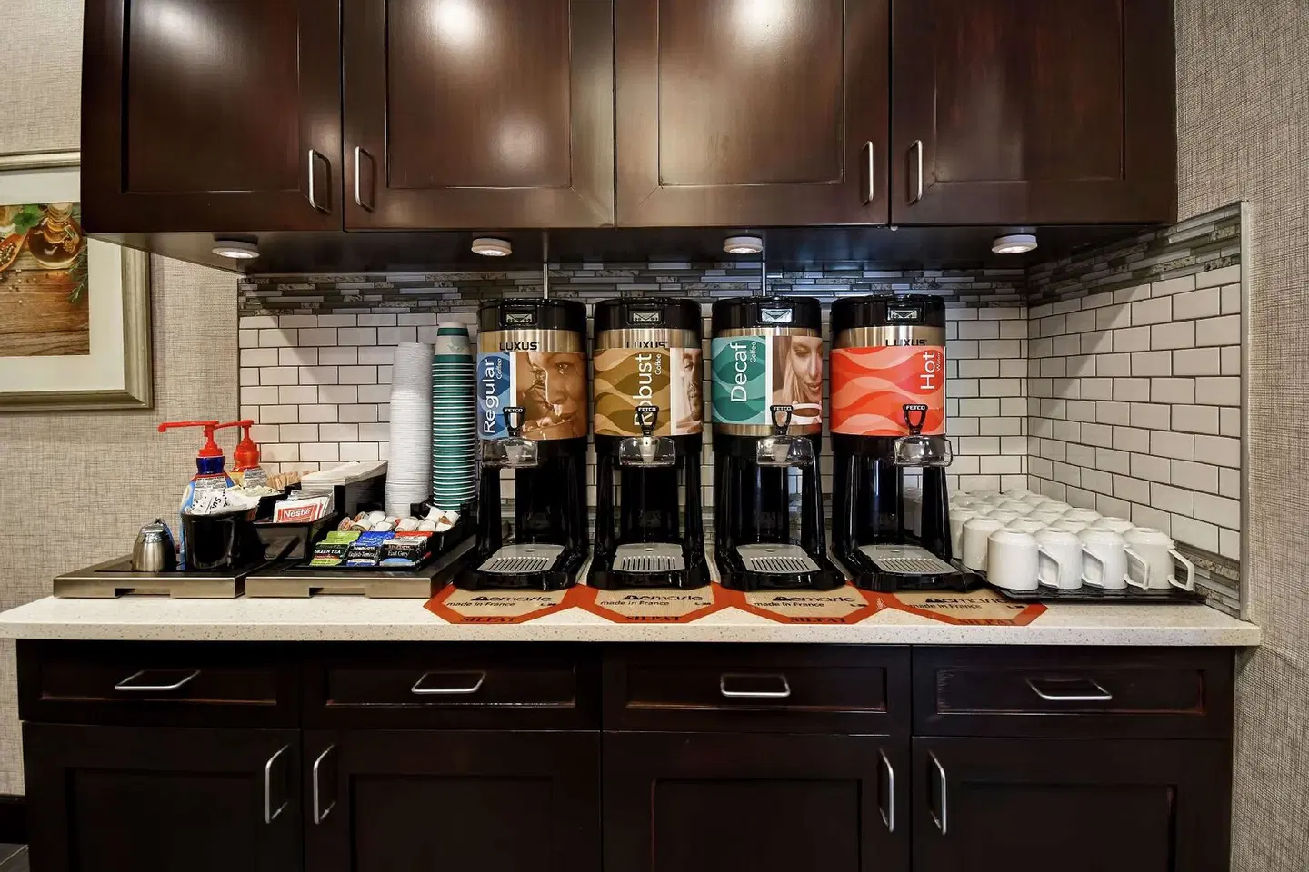 Homewood Suites by Hilton Novi Detroit Bar