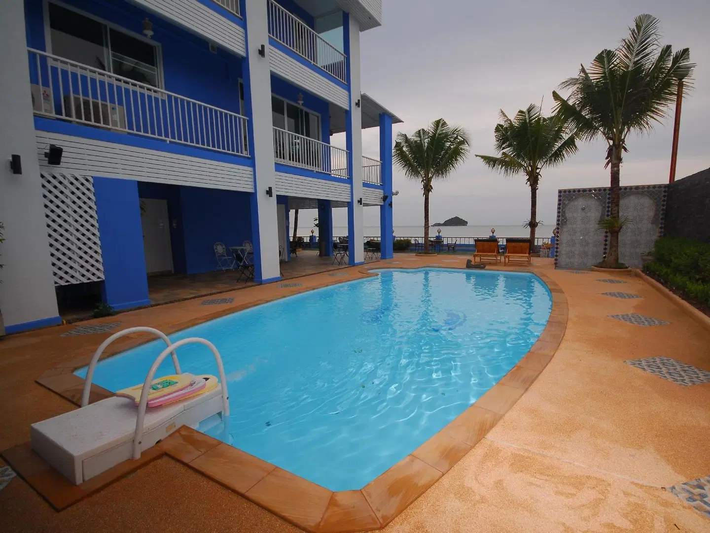 Pearl By The Sea Resort OUTDOOR_POOL